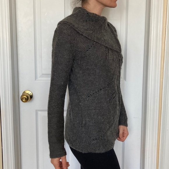 🆕 DKNY Grey wool Sweater- never worn!! - Picture 3 of 15